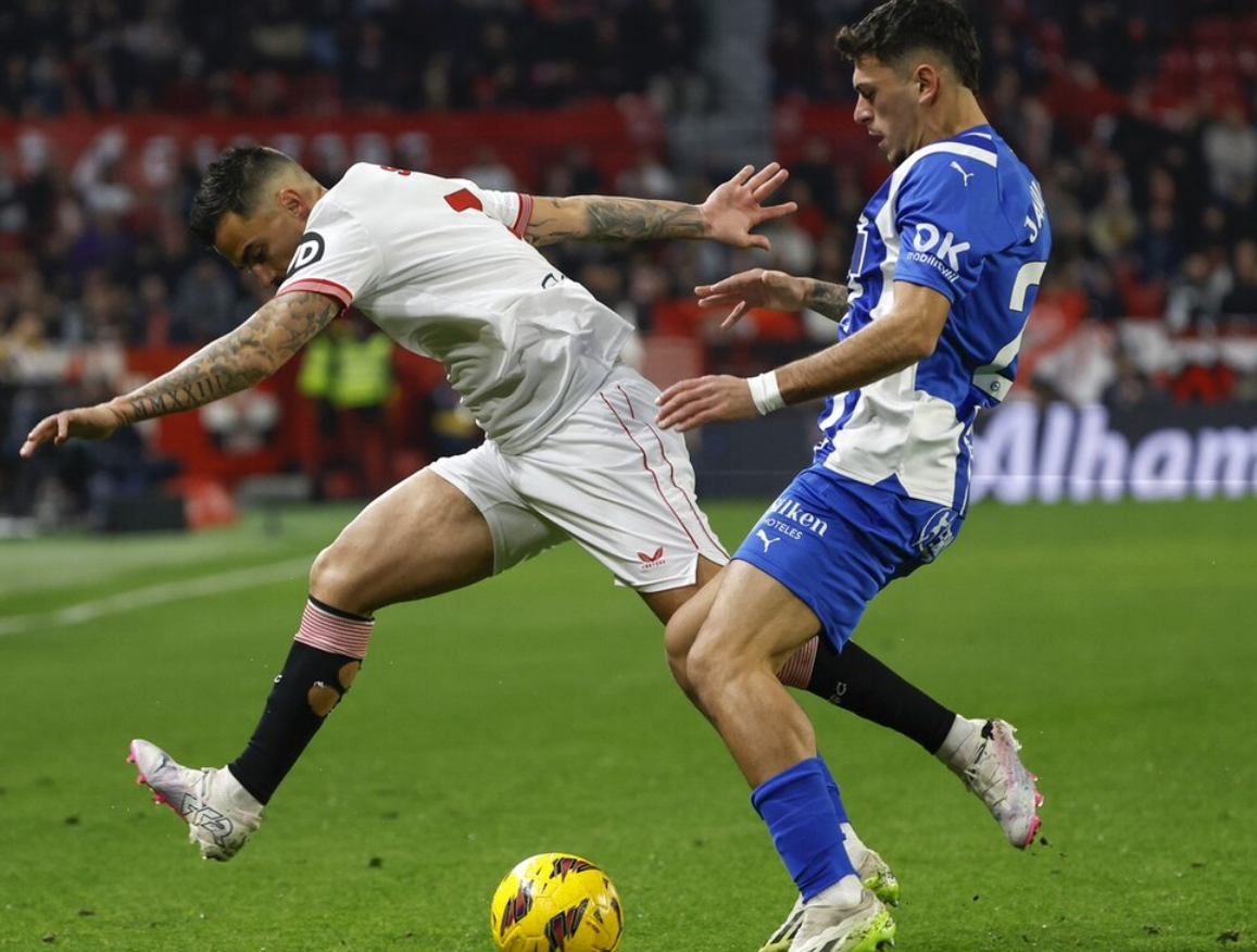 包含转折点里昂内部沟通，欧超杯今晚攻防权衡，压力陡增，控场能力受关注的词条